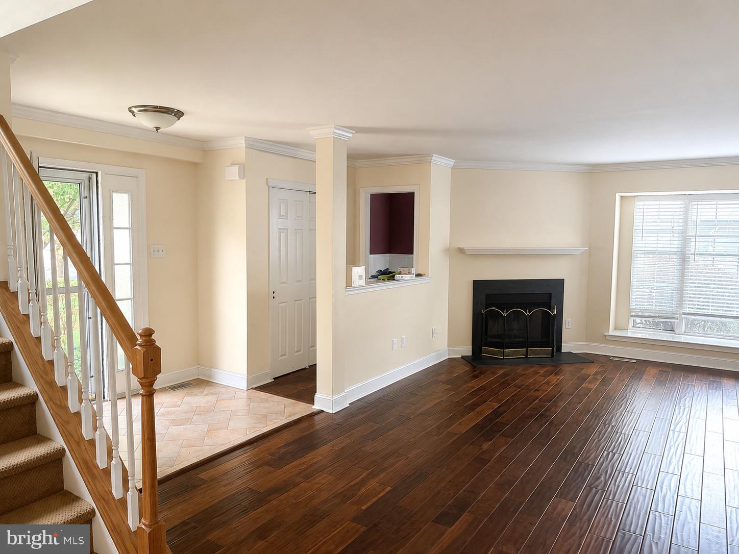 102 WHISTLING SWAN LANE