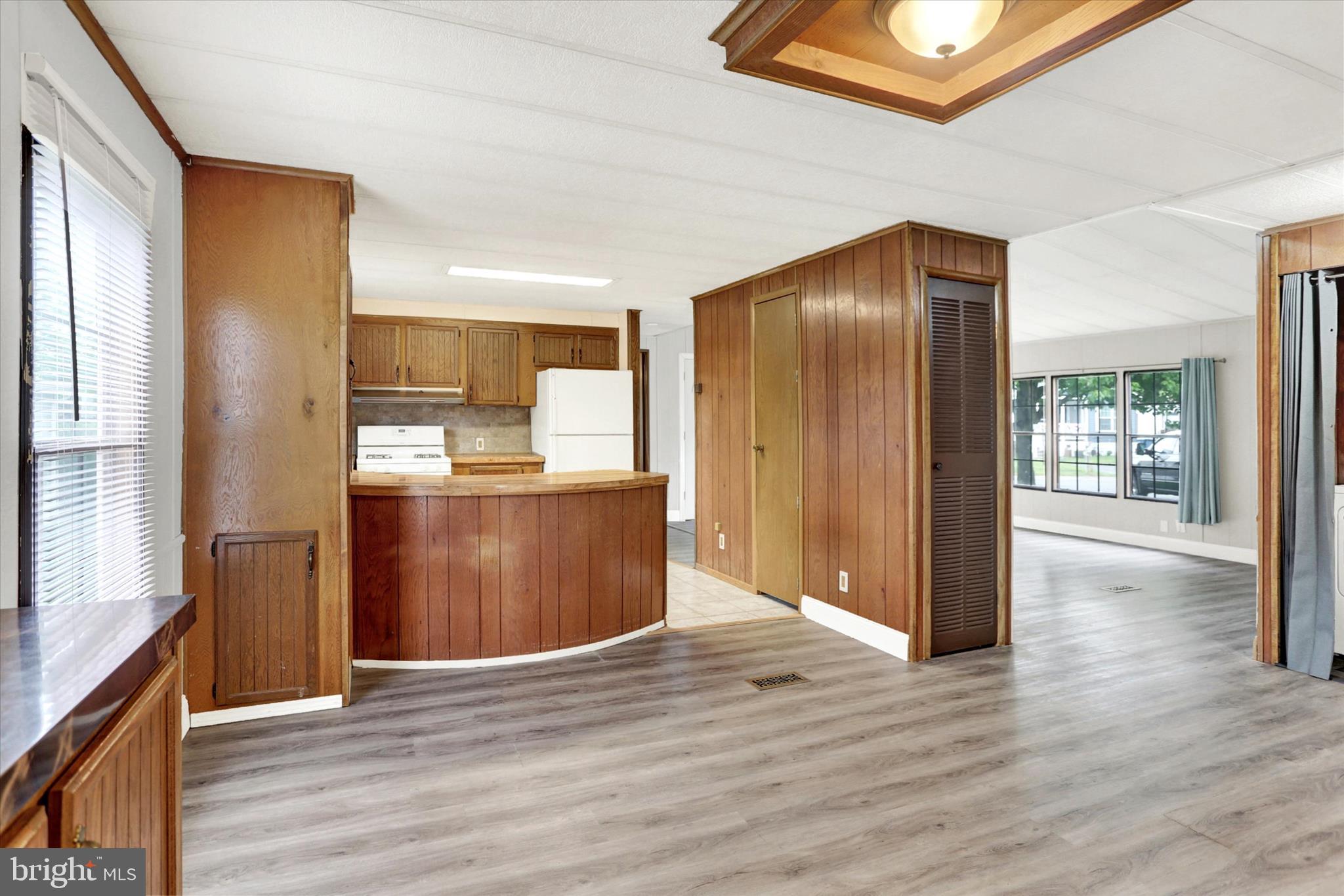 COUNTRY MANOR FARMS - Residential