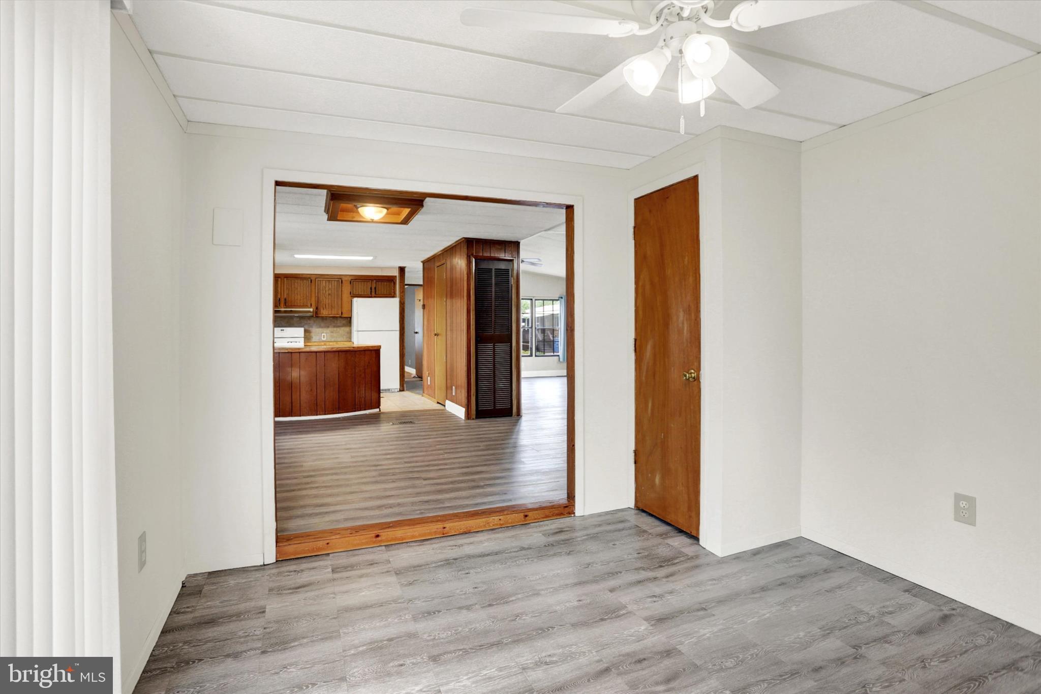 COUNTRY MANOR FARMS - Residential