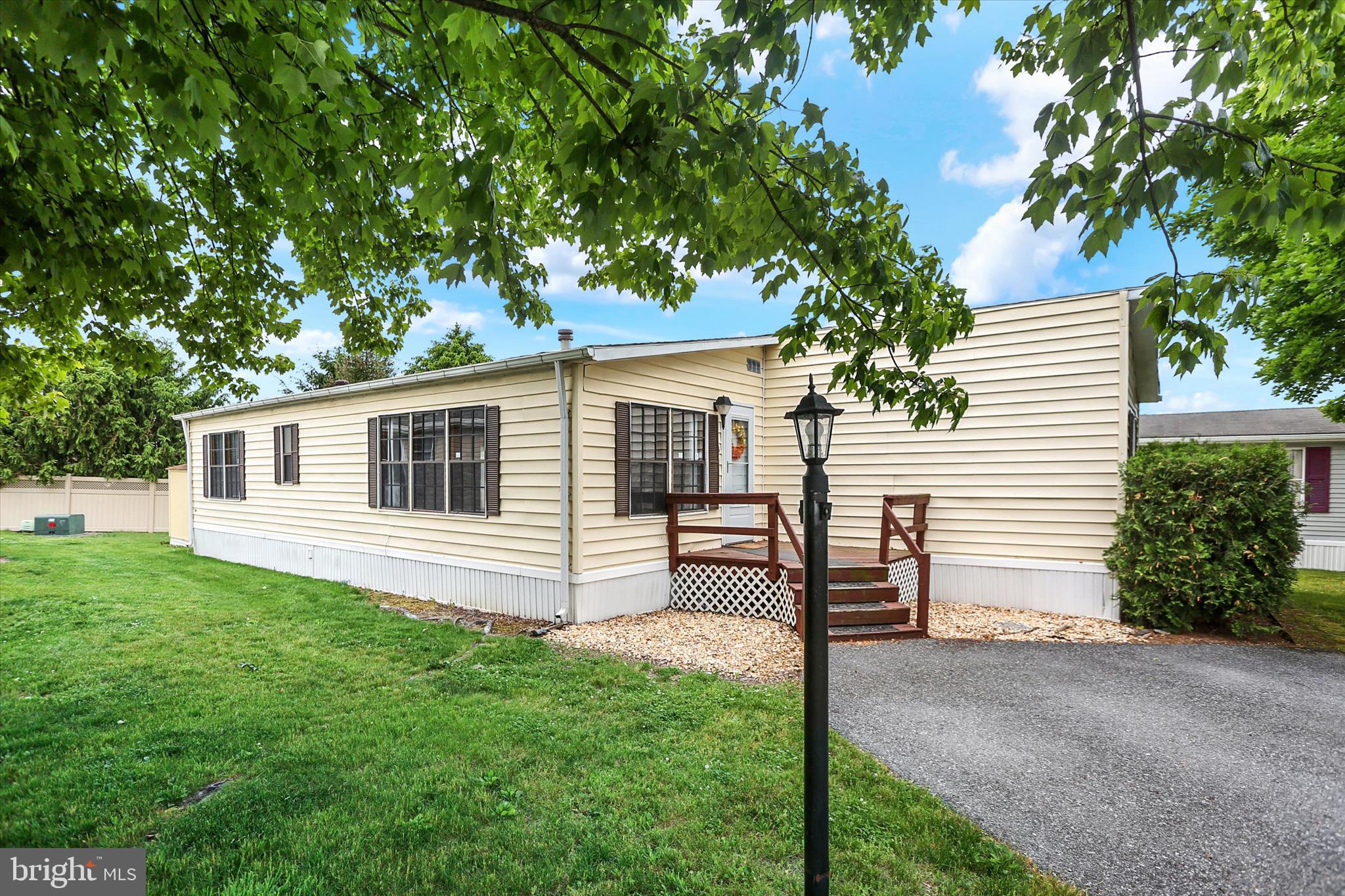 COUNTRY MANOR FARMS - Residential