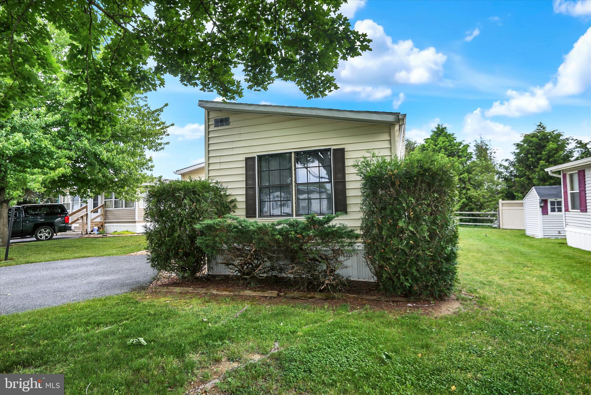 COUNTRY MANOR FARMS - Residential