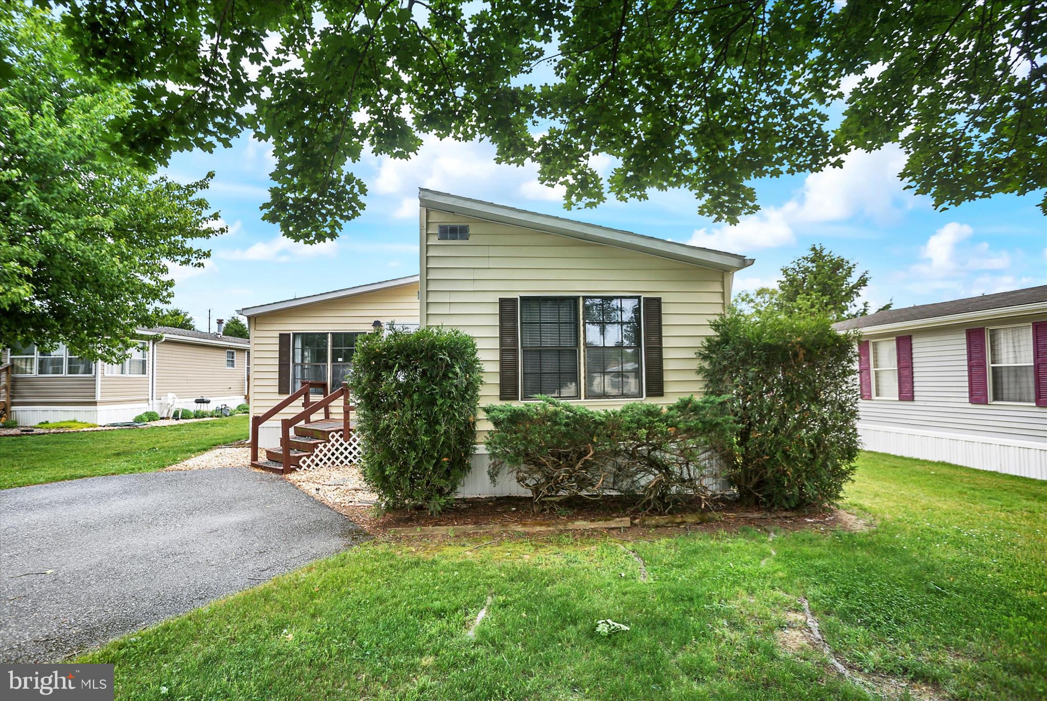 COUNTRY MANOR FARMS - Residential