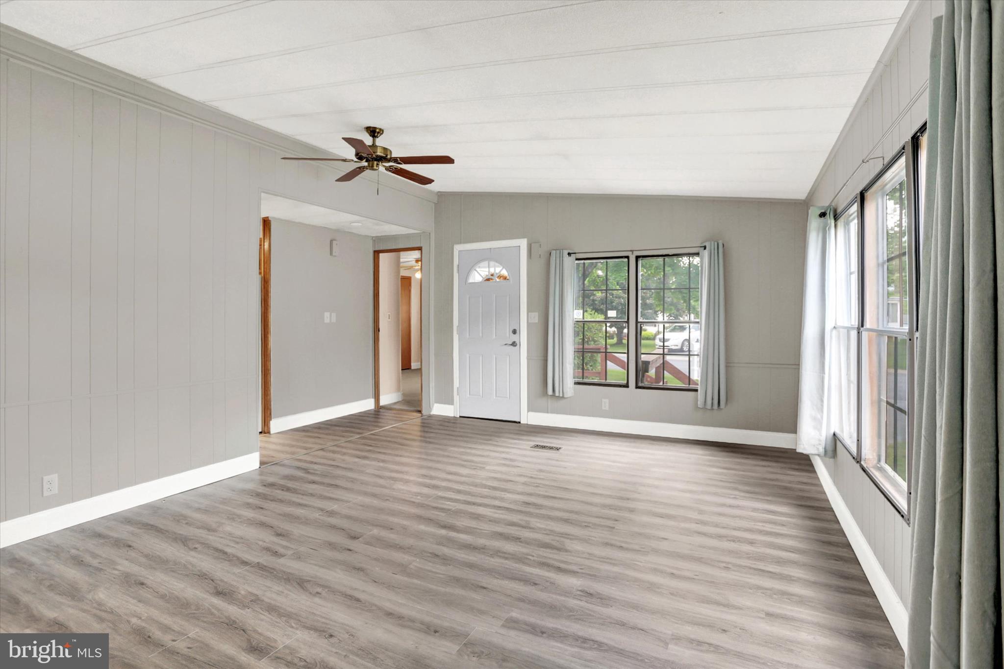 COUNTRY MANOR FARMS - Residential