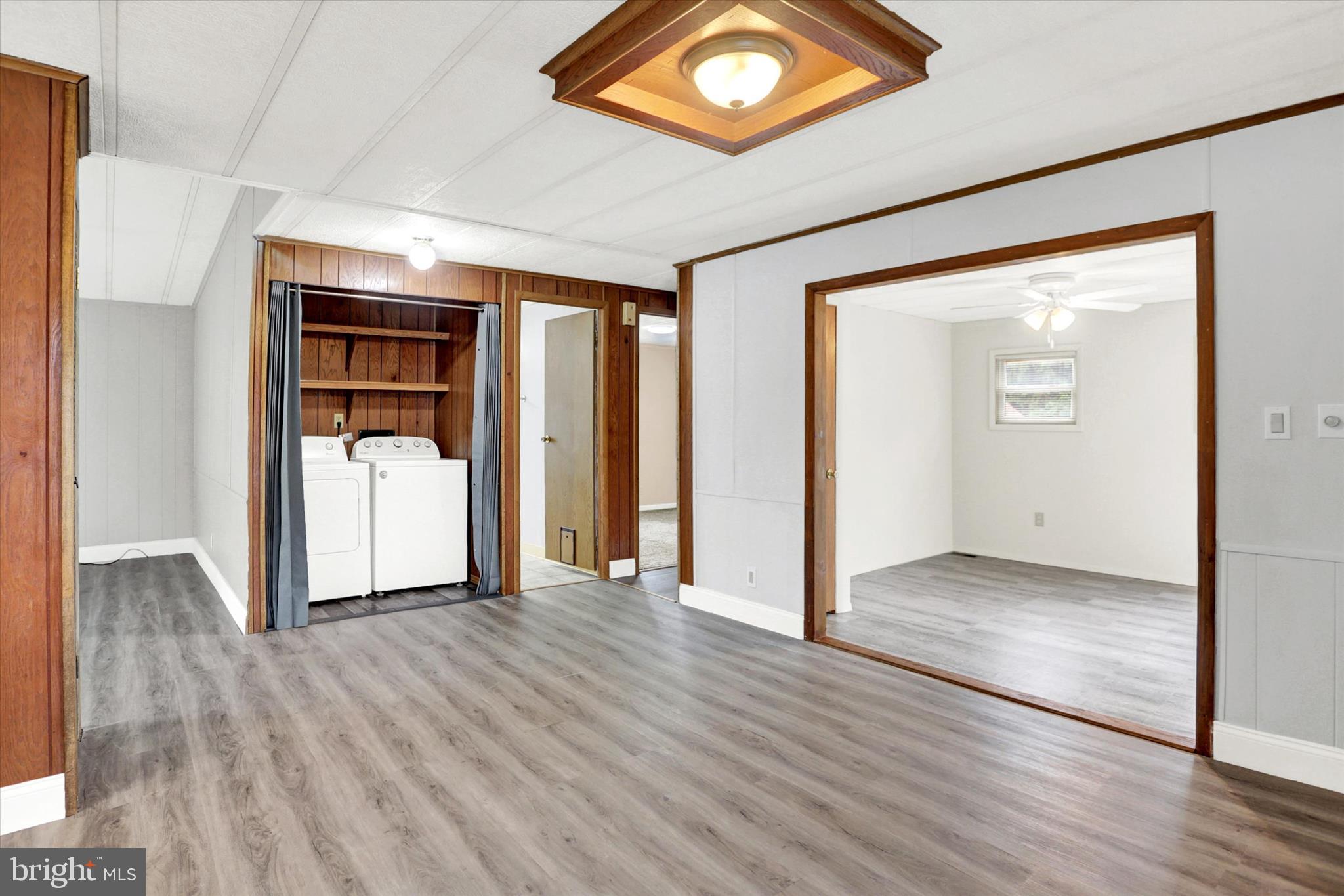 COUNTRY MANOR FARMS - Residential