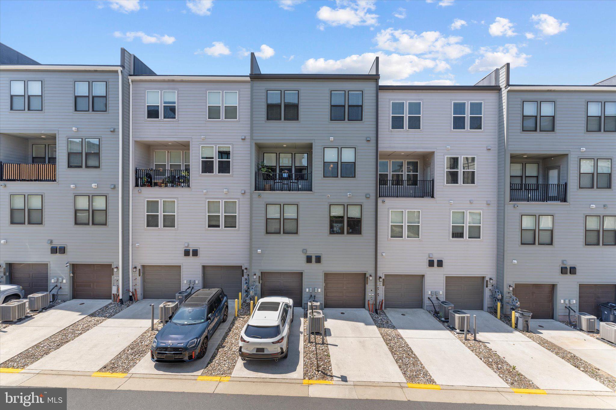 METROPARK AT ARROWBROOK - Residential
