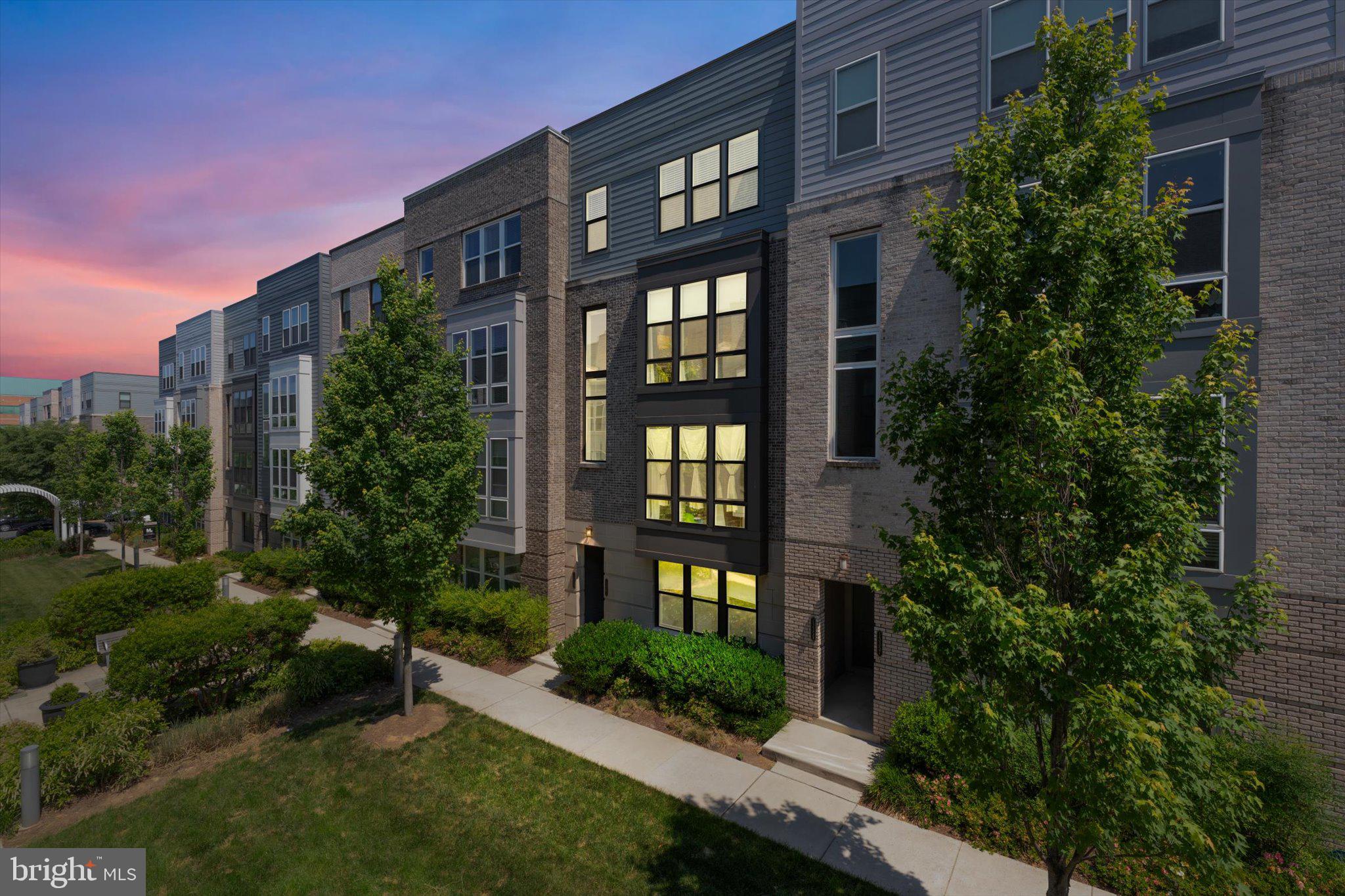 METROPARK AT ARROWBROOK - Residential