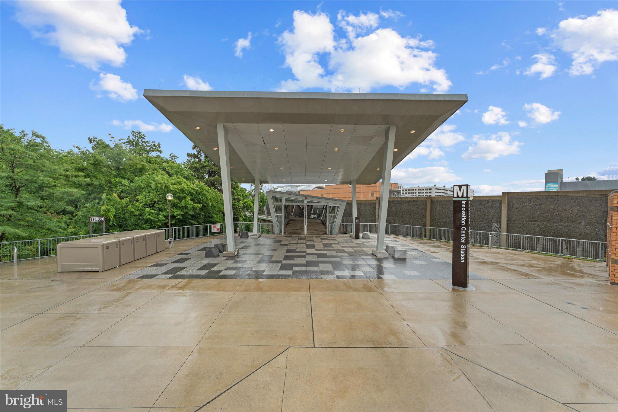 METROPARK AT ARROWBROOK - Residential