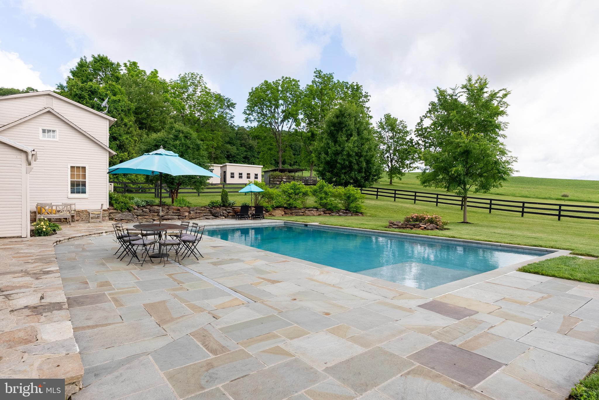 HAMPSTEAD - Residential