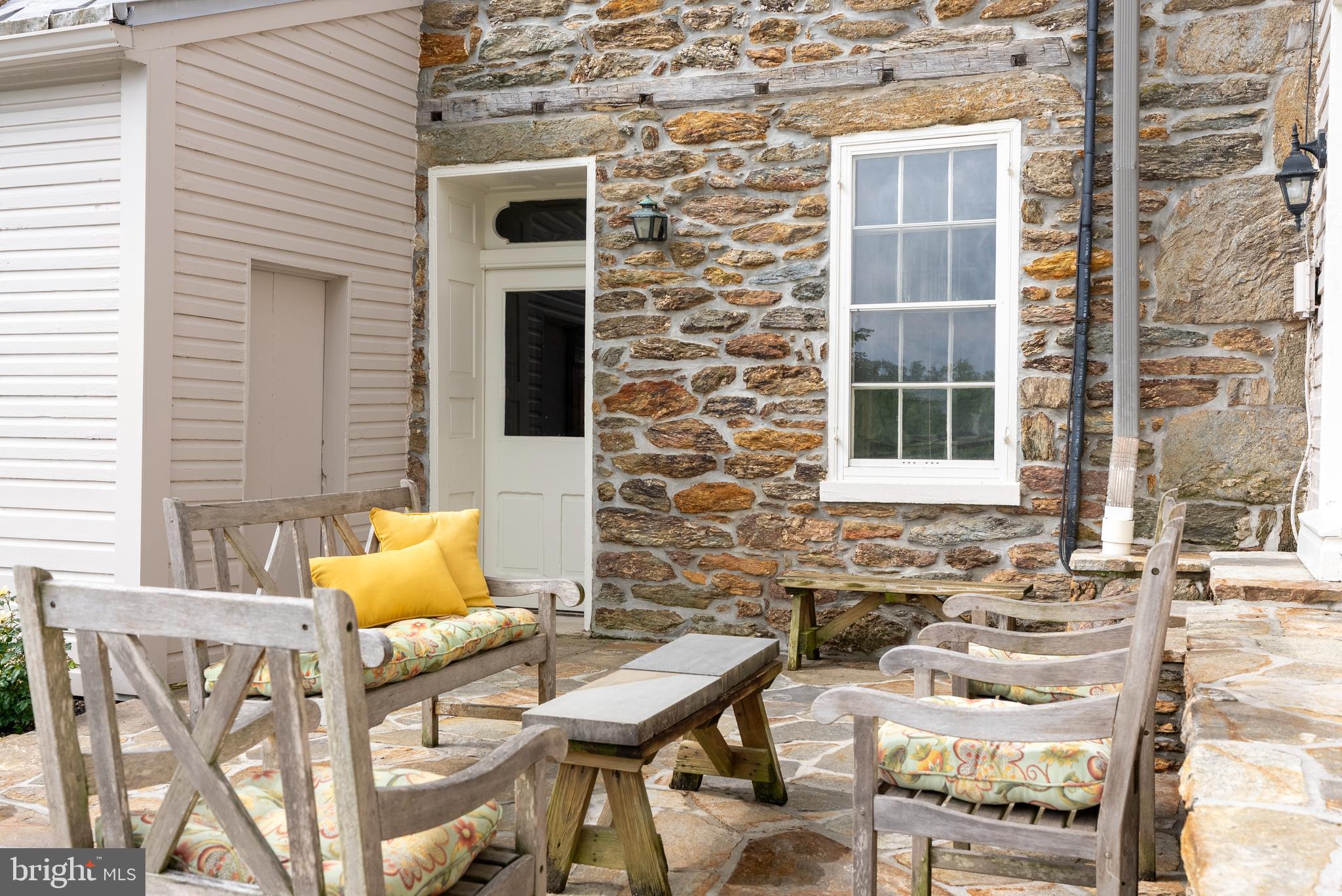 HAMPSTEAD - Residential