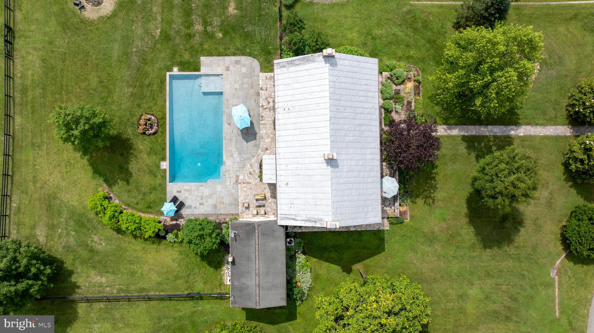 HAMPSTEAD - Residential