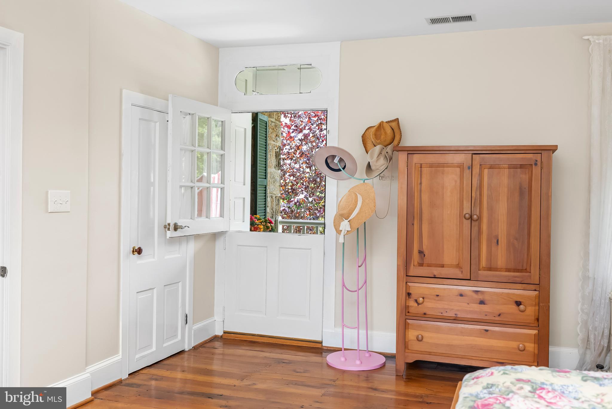 HAMPSTEAD - Residential