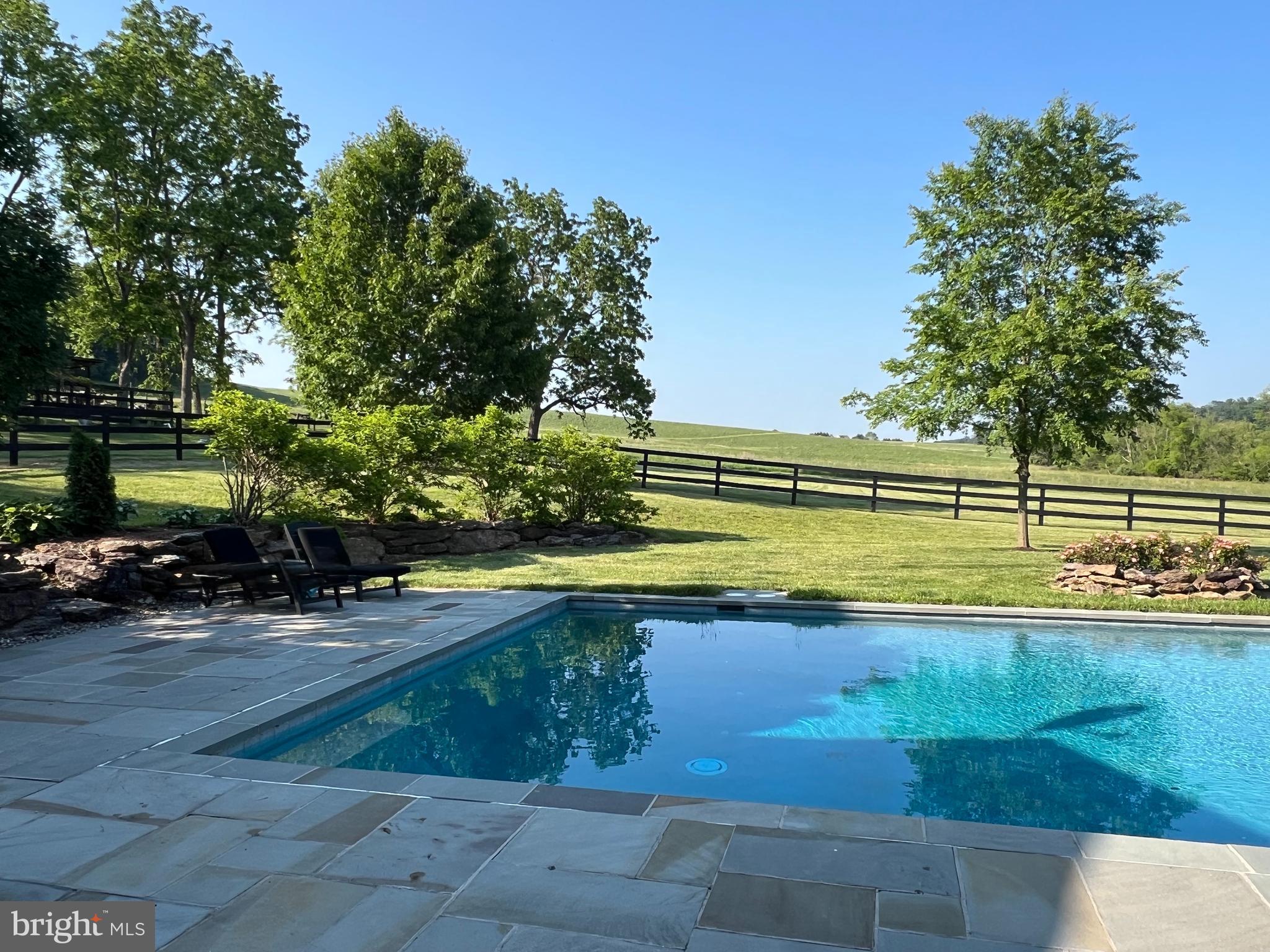 HAMPSTEAD - Residential