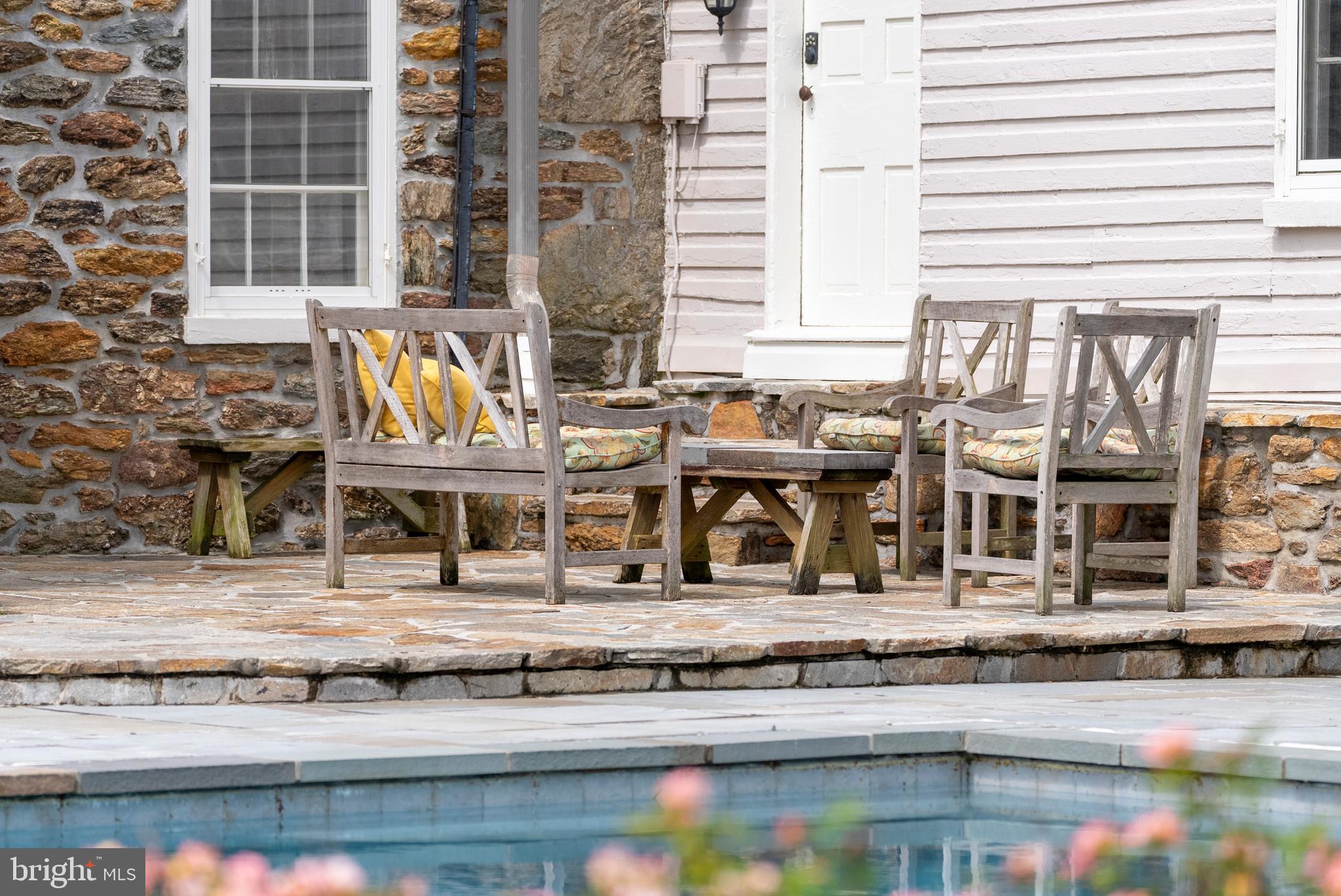 HAMPSTEAD - Residential