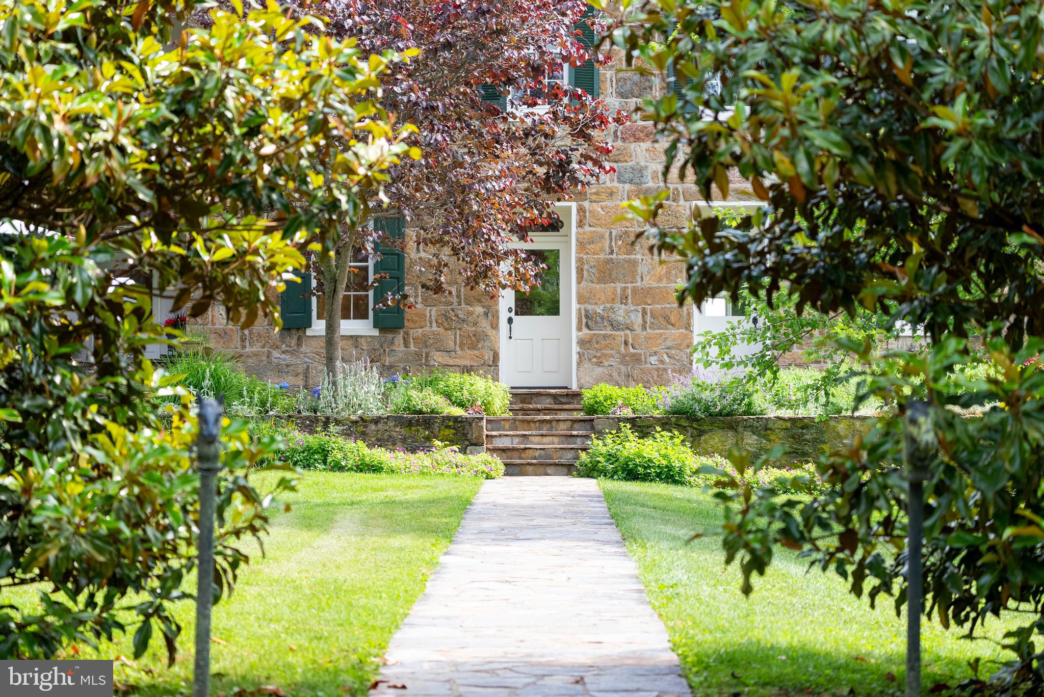 HAMPSTEAD - Residential