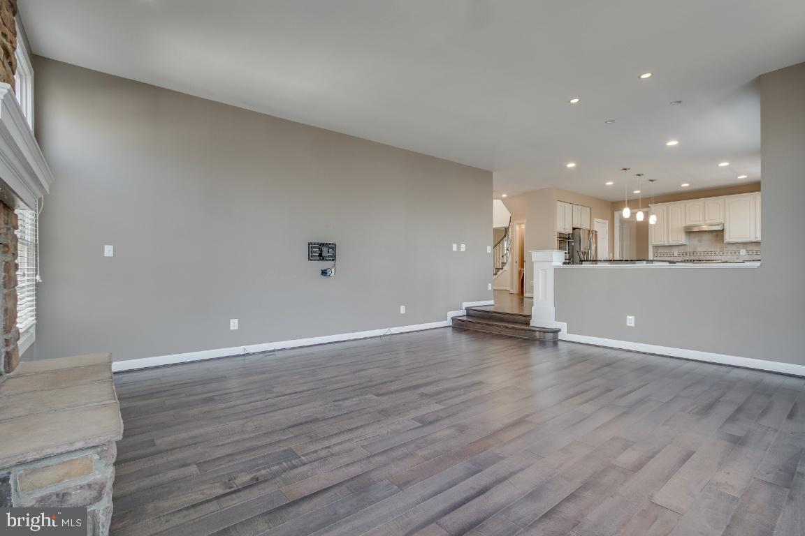 RIVER CREST - Residential Lease