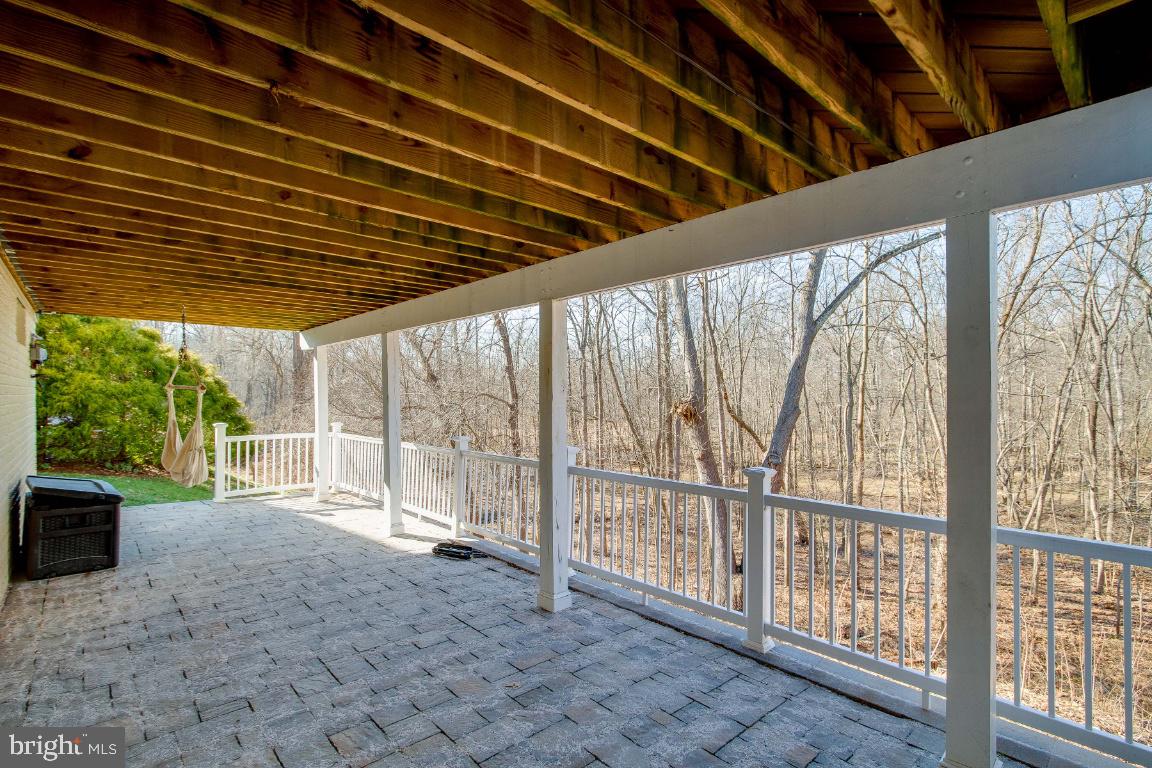 RIVER CREST - Residential Lease