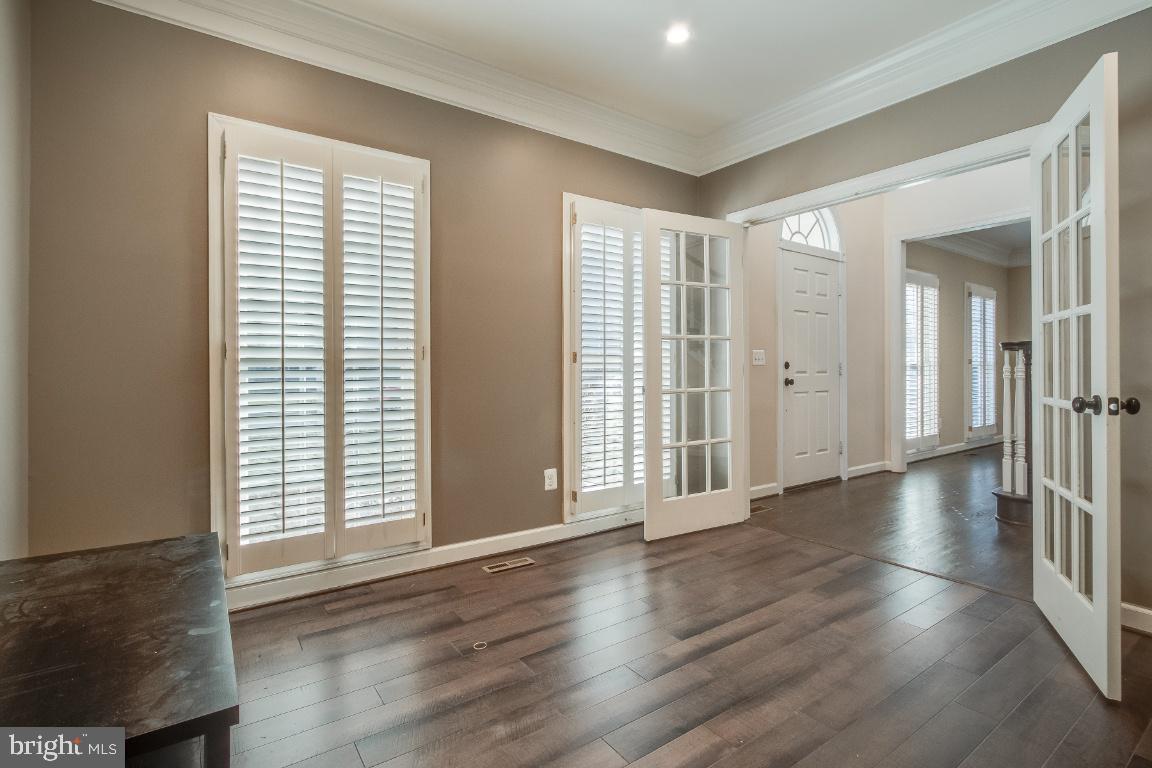 RIVER CREST - Residential Lease