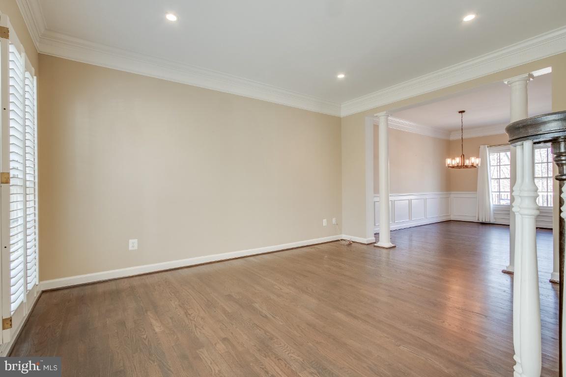 RIVER CREST - Residential Lease