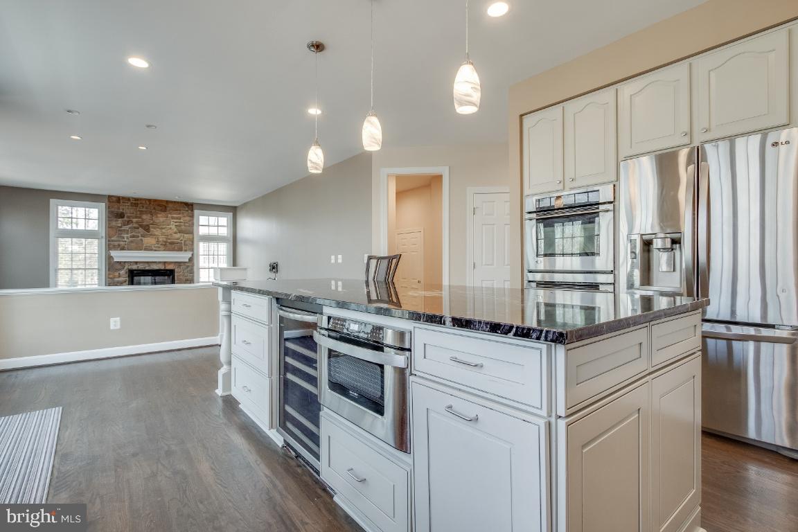 RIVER CREST - Residential Lease