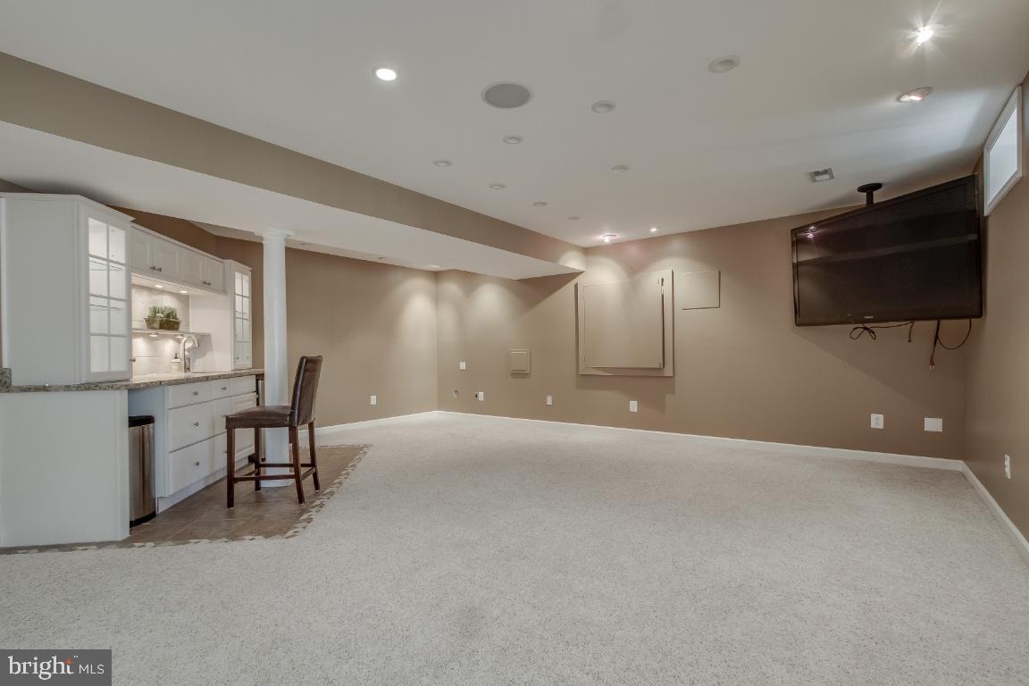 RIVER CREST - Residential Lease