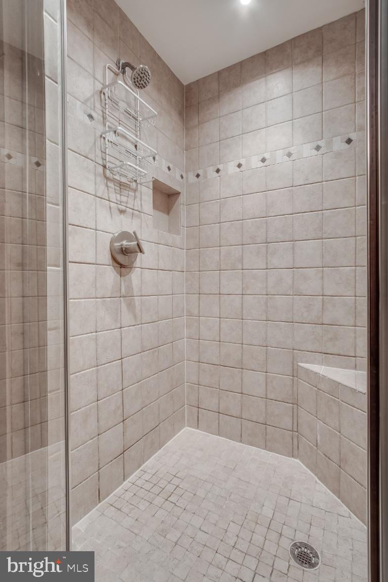 RIVER CREST - Residential Lease