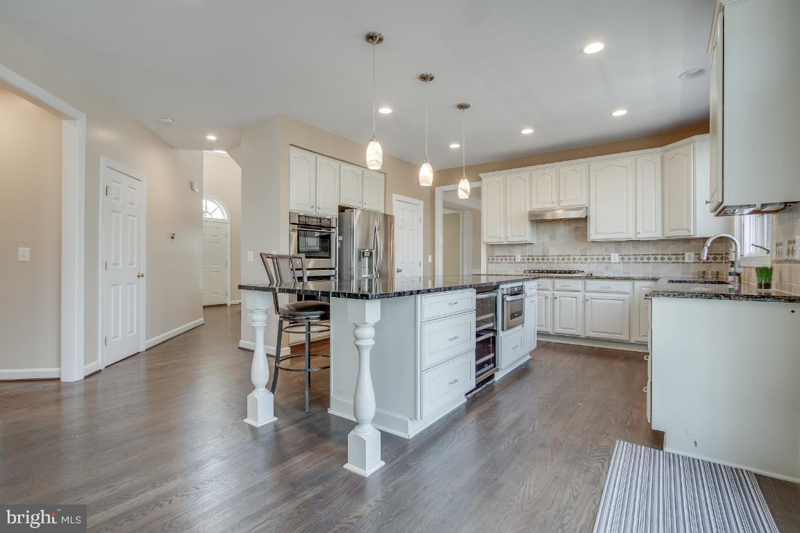 RIVER CREST - Residential Lease
