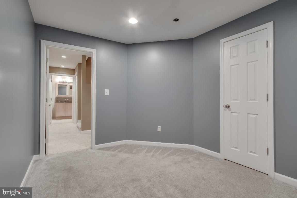 RIVER CREST - Residential Lease