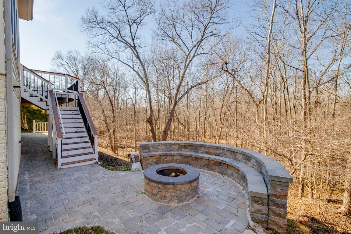 RIVER CREST - Residential Lease