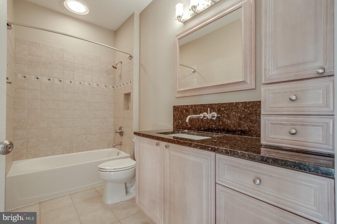 RIVER CREST - Residential Lease