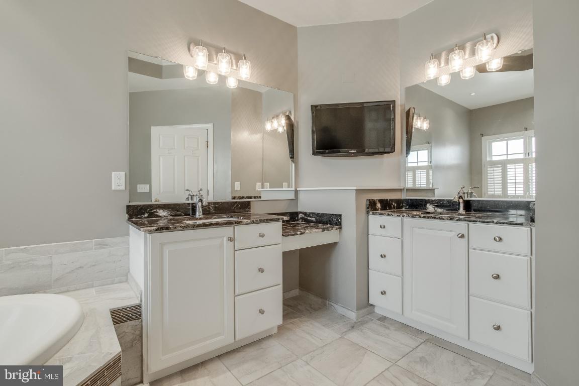RIVER CREST - Residential Lease