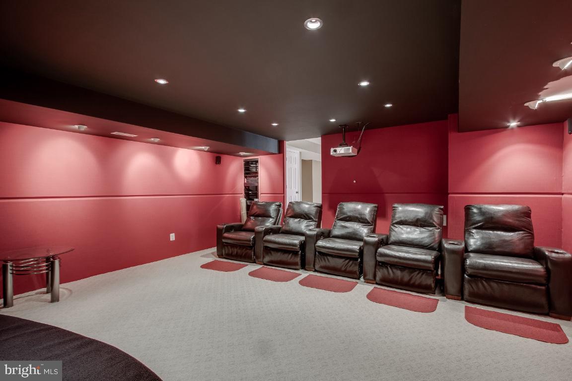 RIVER CREST - Residential Lease