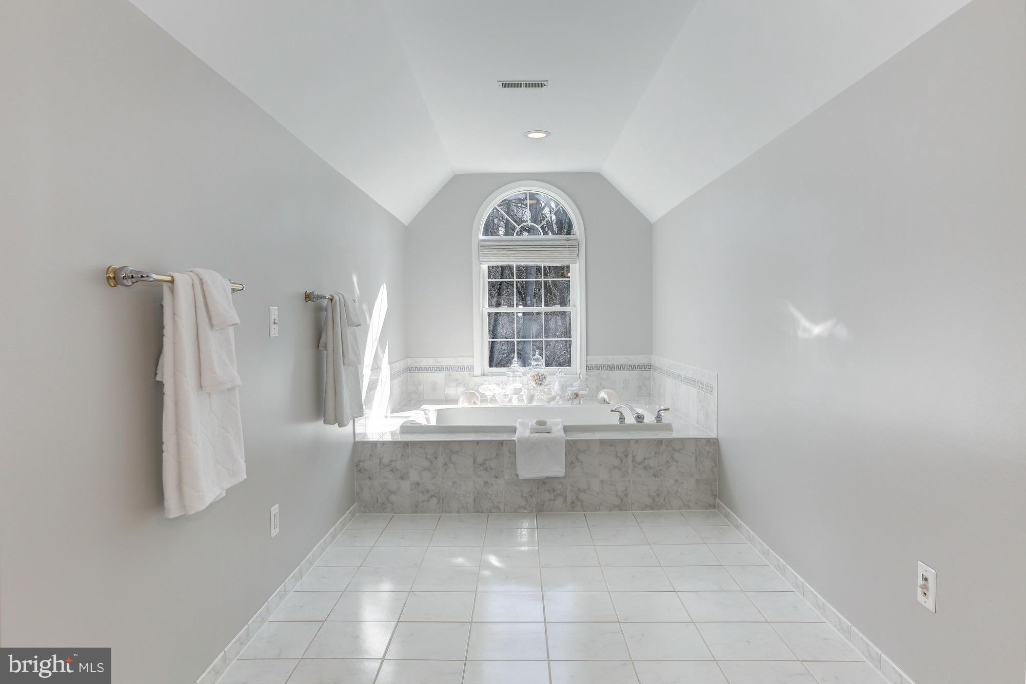 ST JOHNS WOODS - Residential