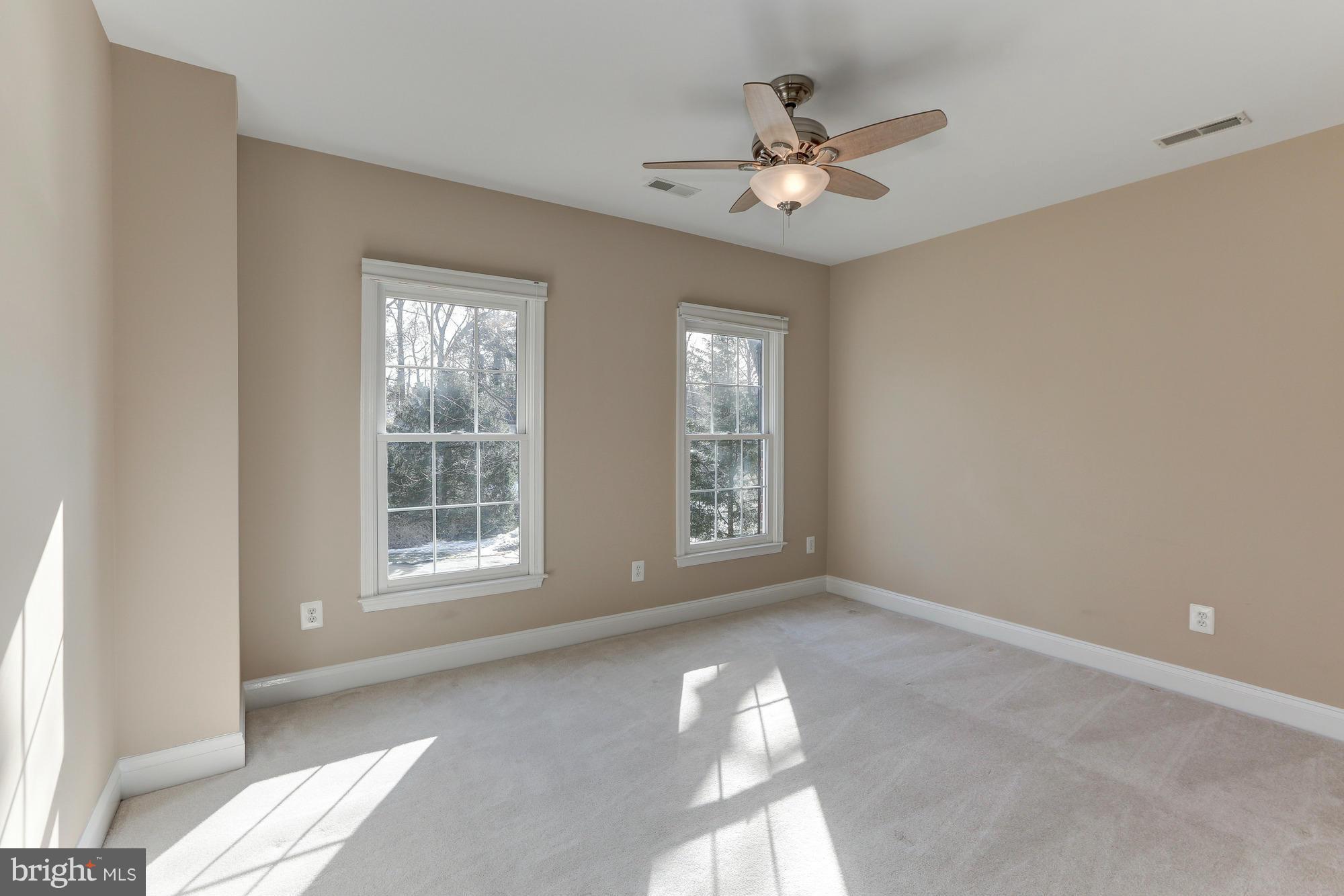 ST JOHNS WOODS - Residential