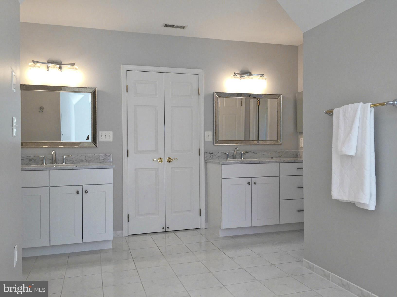 ST JOHNS WOODS - Residential