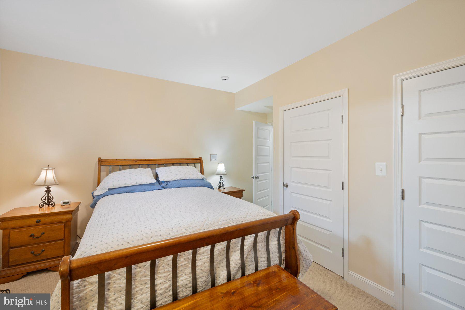 COURTLAND PARK - Residential