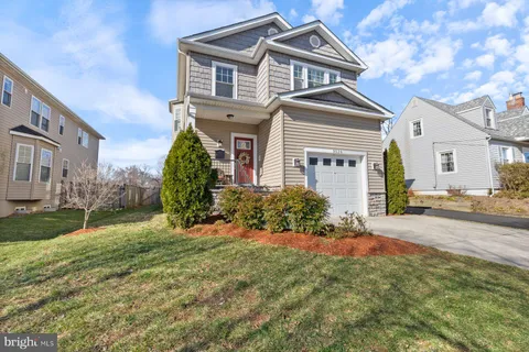 3520 Tyler Street, Falls Church, VA MLS: VAFX2224392