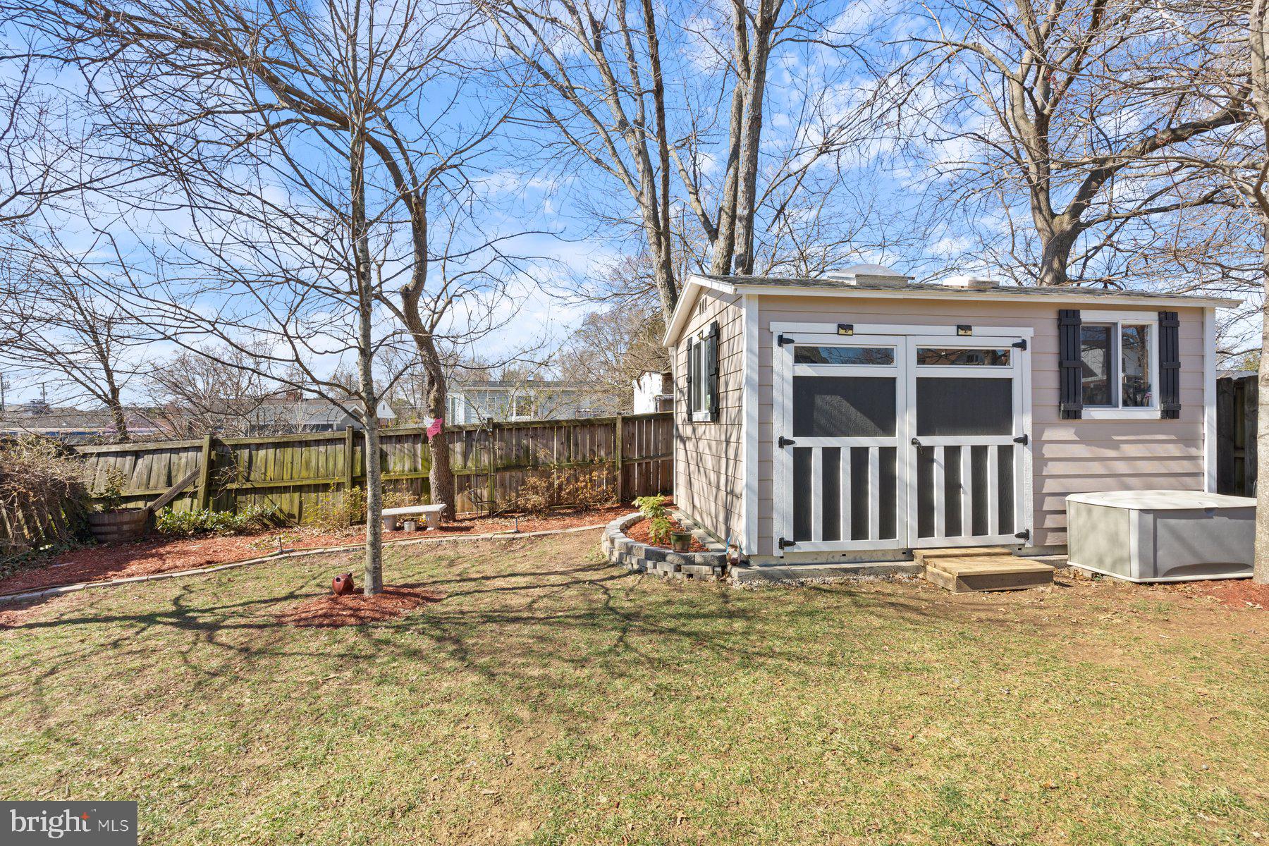 COURTLAND PARK - Residential