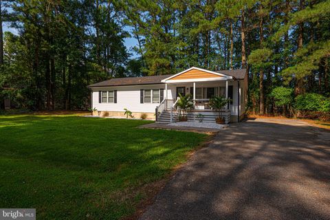 Homes For Sale - 120 Robin Hood Trl<br/> OCEAN PINES, MD 21811