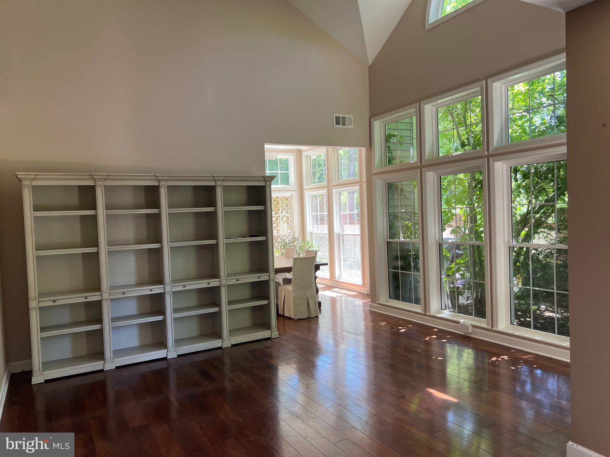 1 CROMWELL COURT