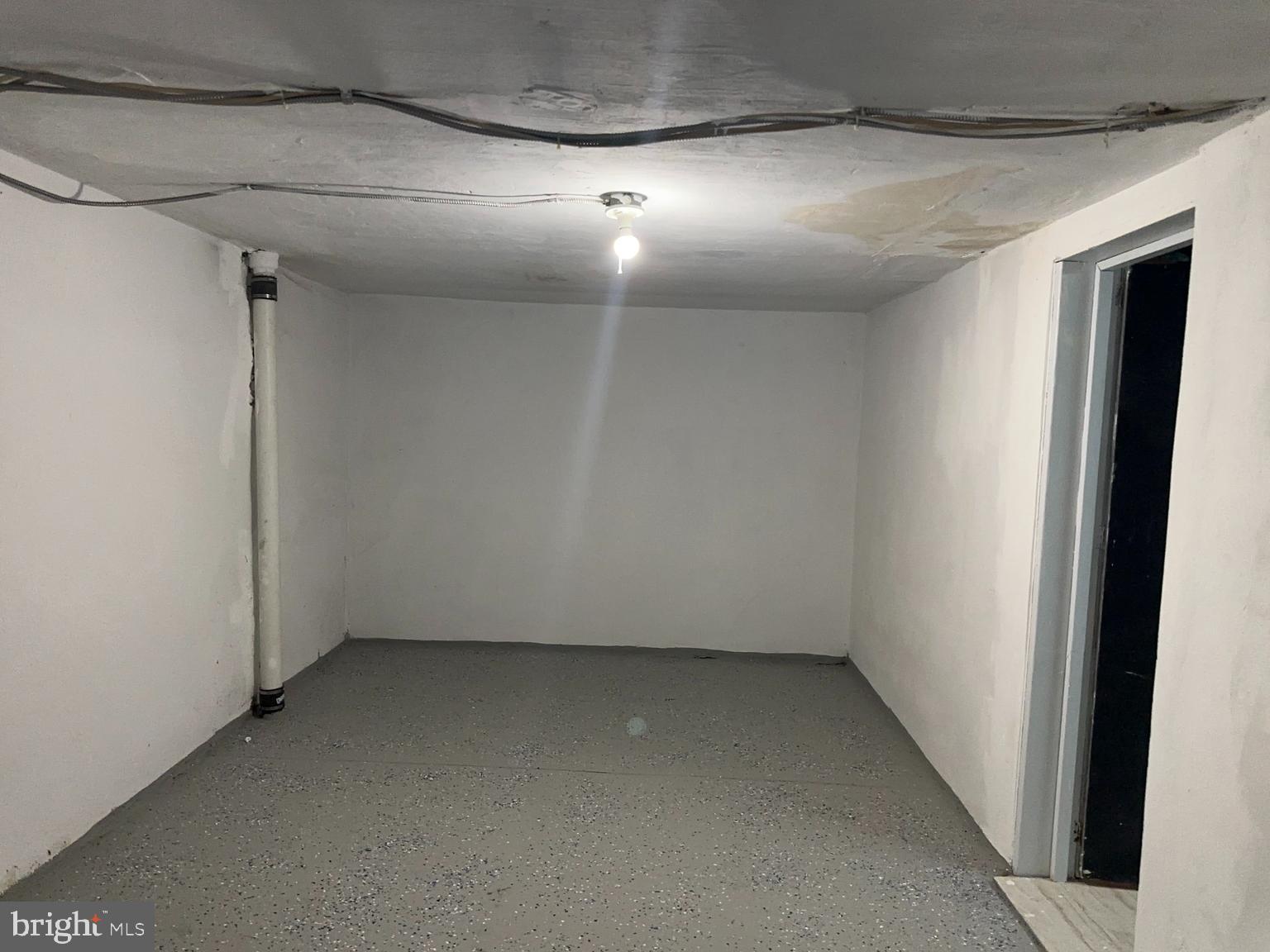 LAWNCREST - Residential