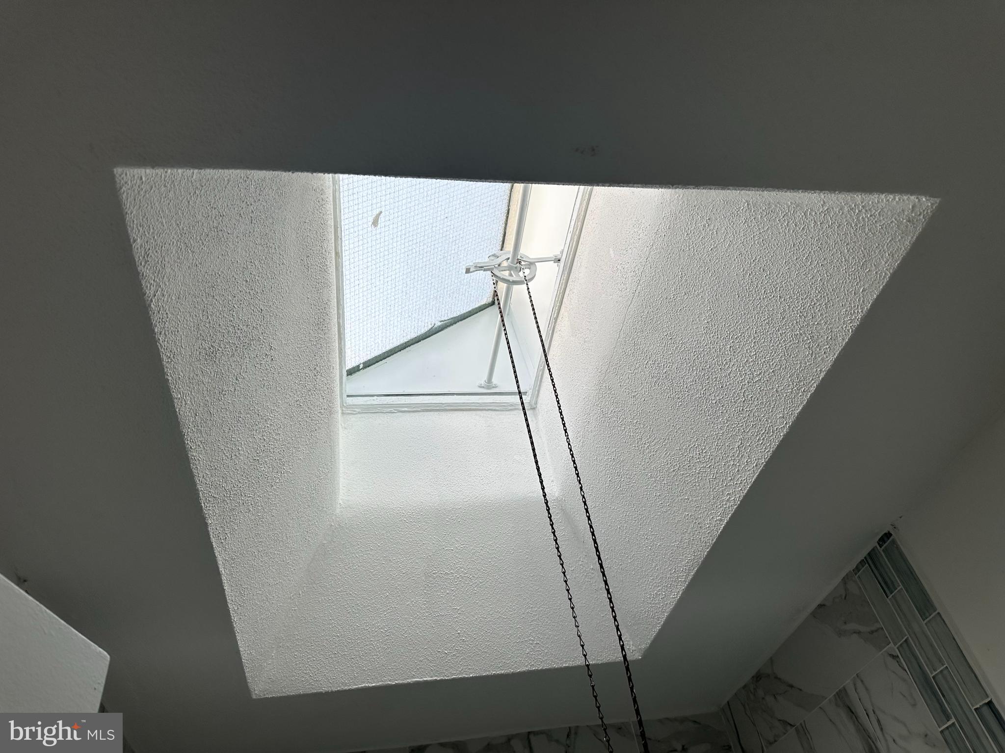 LAWNCREST - Residential