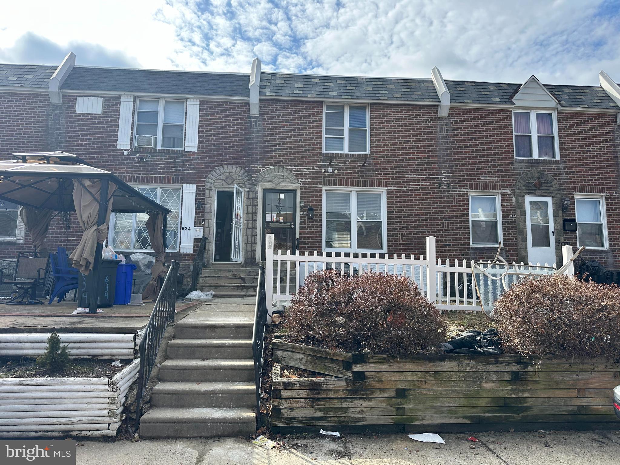 LAWNCREST - Residential