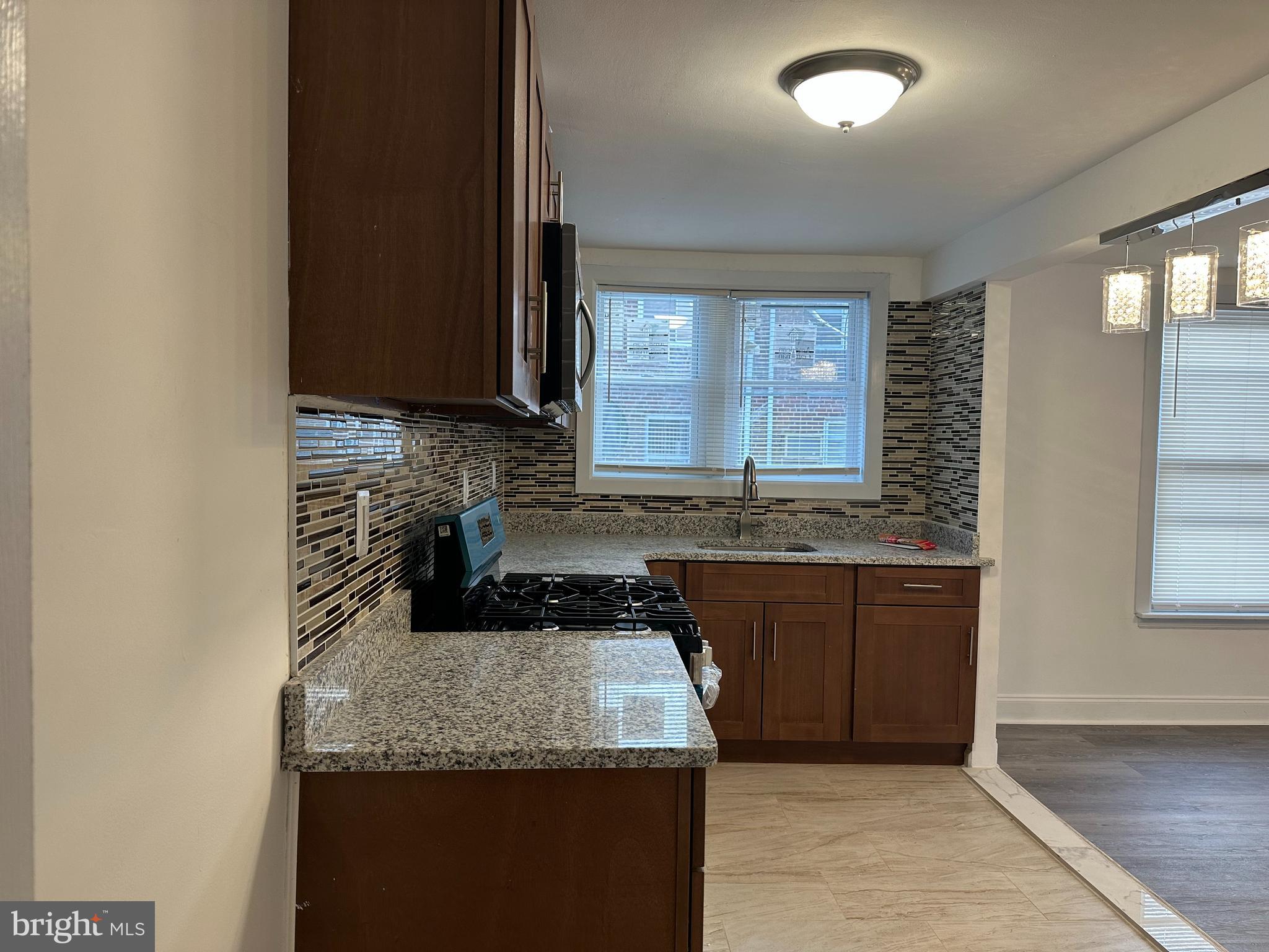 LAWNCREST - Residential