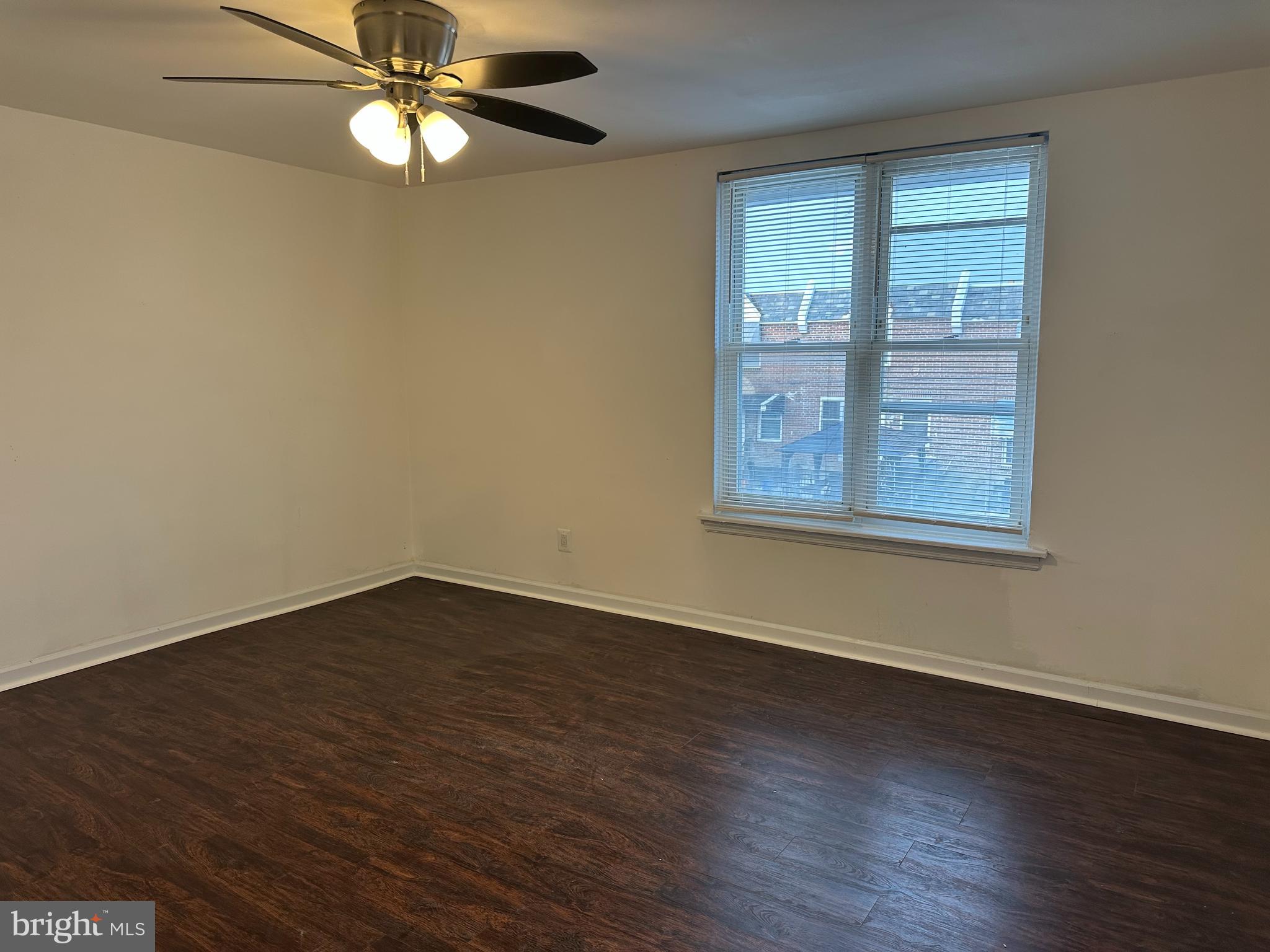 LAWNCREST - Residential