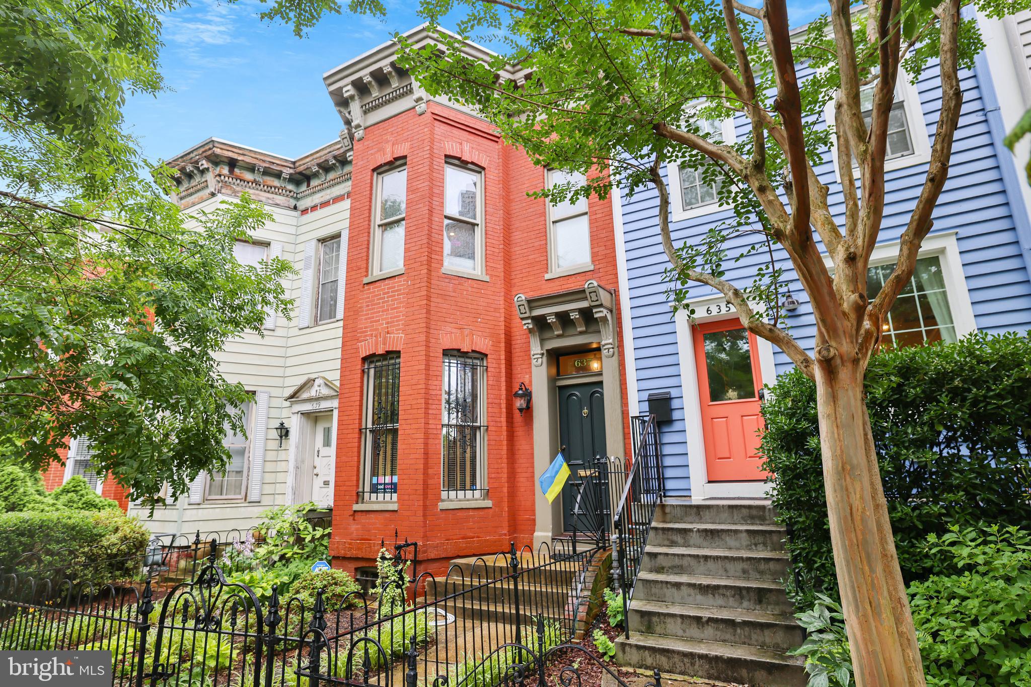 637 CONSTITUTION AVENUE NE