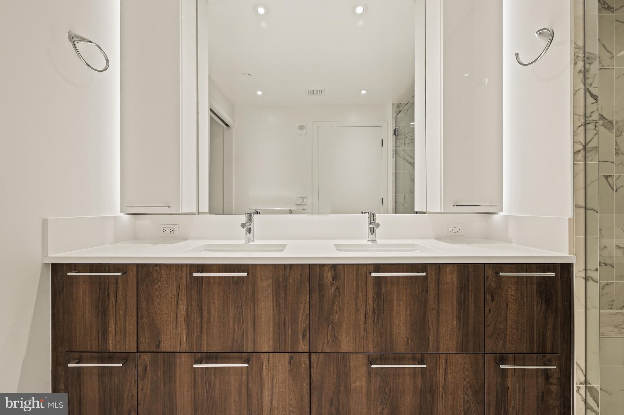 THE VERSE CONDO - Residential