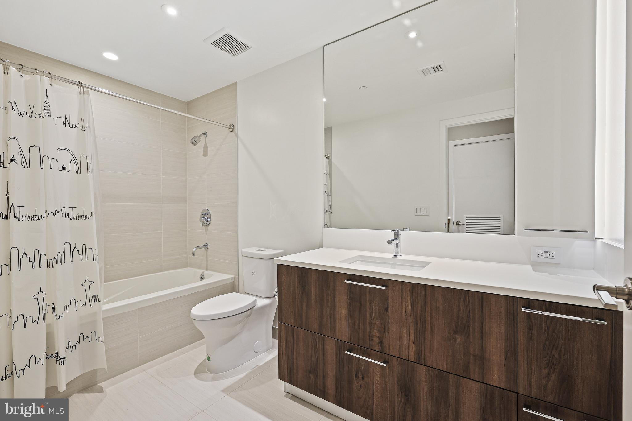 THE VERSE CONDO - Residential