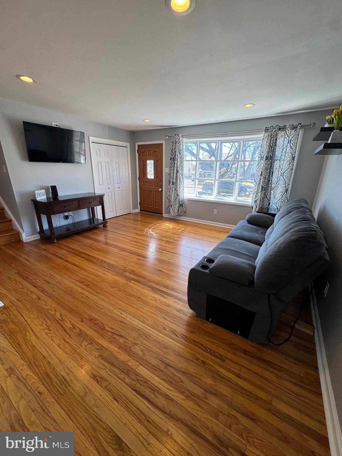 WILLOW WAY - Residential