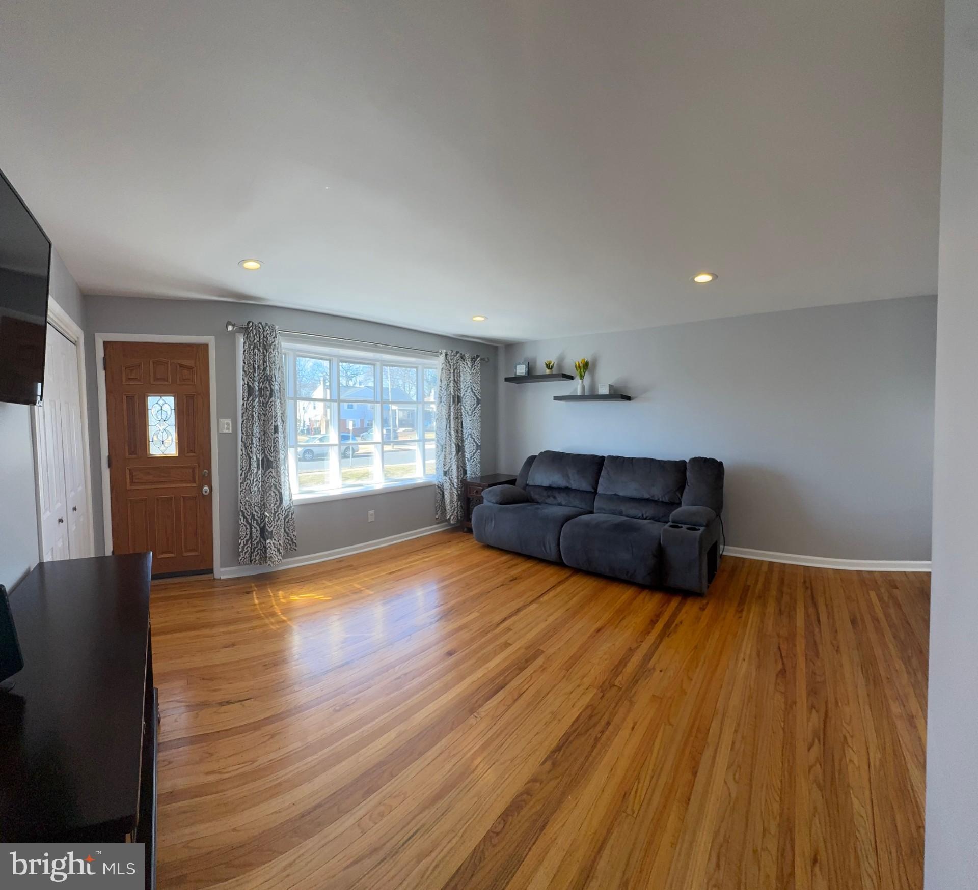 WILLOW WAY - Residential