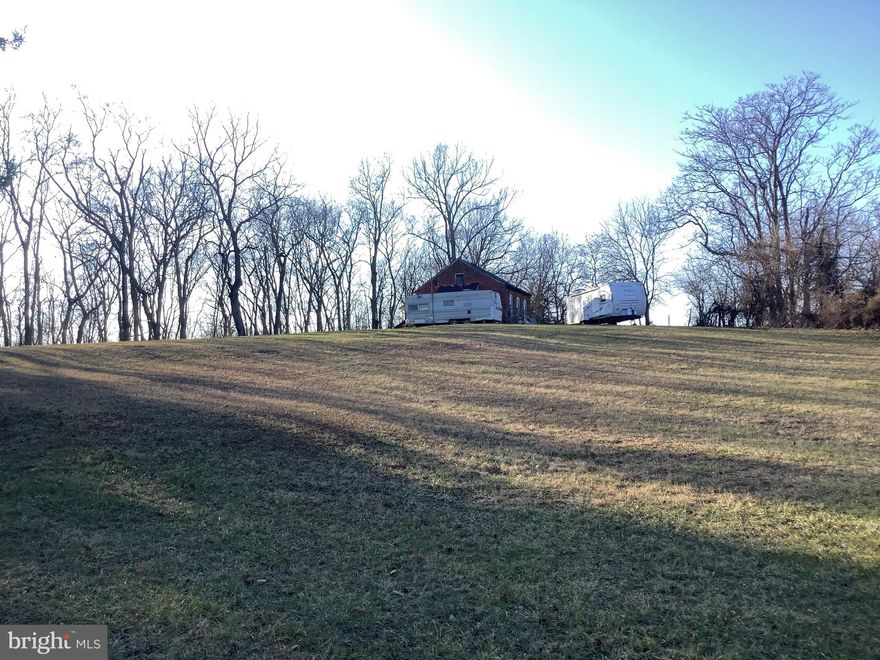 BIDS ARE BEING ACCEPTED ON THE PROPERTY FROM FEBRUARY 18TH THROUGH MARCH 3RD AT 5PM. UNLESS ACCEPTABLE OFFER IS MADE AND AGREED UPON BY SELLER. BIDS CAN BE SENT VIA EMAIL,TEXT OR PHONE CALL TO AUCTIONEER/AGENT.  BIDS ARE BEING ACCEPTED IN INCREMENTS OF $2,500.00 PER BID. 

PROPERTY CONSIST OF A 572 SQUARE FT BRICK BUILDING, WATER,SEWER AND ELECTRIC ON 1.03 ACRE OF LAND. NEAR THE RIVER AND MANY DESIRABLE LOCATIONS.
SOLD AS IS!

ANY REFERENCE TO THE ACREAGE IS BY TAX RECORD AND NOT WARRANTED. BUYERS ARE RESPONSIBLE FOR CONDUCTING OWN RESEARCH PRIOR TO BIDDING.

TERMS OF AUCTION

VIEWING AND BIDDING OF THE PROPERTY IS OPEN FROM FEBRUARY 18TH 5PM AND UNTIL MARCH 3RD AT 5PM.

BIDS WILL BE ACCEPTED FOR THE PROPERTY VIA TEXT, EMAIL OR PHONE CALL TO THE AUCTIONEER/AGENT. BIDDING FOR THE PROPERTY WILL BEGIN ON SUNDAY FEBRUARY,18TH AT 5PM AND CONTINUE THROUGH SUNDAY MARCH,3RD AT 5PM. AUCTION CAN BE CLOSED AT ANY POINT DURING THE PROCESS IF ACCEPTABLE BID IS PROCURED.

ALL BIDS CAN BE CONSIDERED AND SELLER RESERVES RIGHT TO ACCEPT ANY BID THAT MEETS REQUIREMENTS AND THE AUCTION WILL CLOSE PRIOR TO MARCH 3RD 2024.



4% BUYERS PREMIUM WILL BE ADDED TO FINAL HAMMER PRICE.10,000.00 NON- REFUNDABLE DEPOSIT MUST BE SECURED AT TIME OF WINNING BID IN THE FORM OF CASHIER CHECK, CASH OR APPROVED CHECK. CLOSING WITHIN 30-45 DAYS. NO FINANCING CONTINGENCY WILL BE ENTERED INTO THE CONTRACT. ANY INSPECTIONS MUST BE COMPLETED BEFORE BIDDING. PROPERTY SOLD AS IS NO WARRANTIES WRITTEN OR IMPLIED. ALL ANNOUNCEMENTS ON SALE DAY TAKE PRECEDENCE OVER ADVERTISEMENTS. NAME OF PURCHASER ON THE CONTRACT MUST BE NAME OF WINNING BIDDER OR AN ENTITY OF WHICH THE WINNING BIDDER LEAGALLY REPRESENTS. AGENT PARTICIPATION IS WELCOMED AND AGENTS MUST BE REGISTERED WITH THE AUCTIONEER PRIOR TO THE SALE BY VIA BUYERS AGENT AGREEMENT. BROKERS/AGENTS ARE NOT ENTITLED TO COMMISSION IF THEY ARE THE PURCHASER.